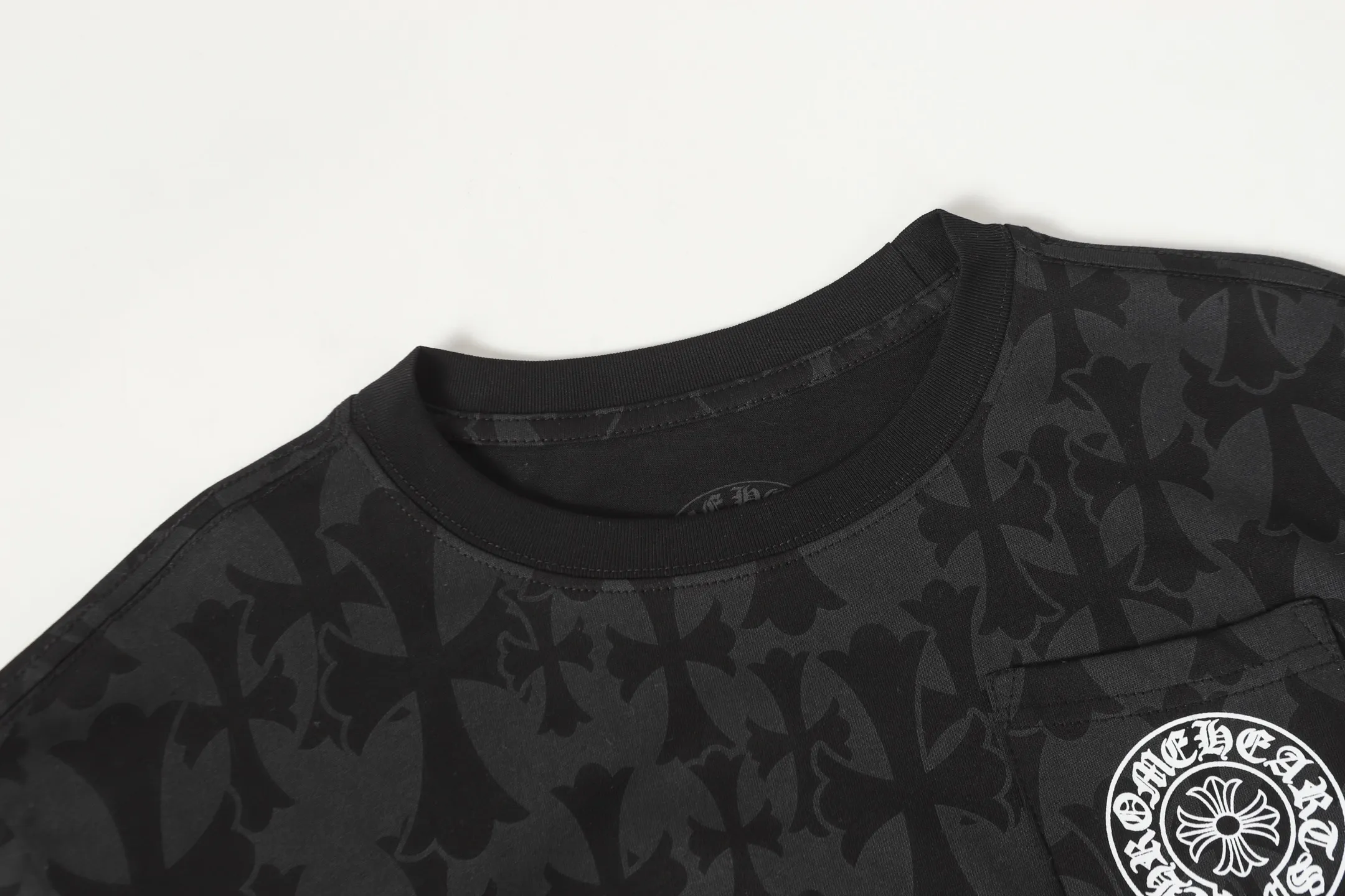 P170 Cross-border quantity model. If you pursue quality, please do not place an order. -Chrome Hearts/Chrome Hearts Dark Pattern Cross✝️Sanskrit printed popular long-sleeved T-shirt -High weight, high density and high quality. The wool is soft, delicate and skin-friendly. It feels soft and silky. It has excellent warmth and skin-friendly properties.